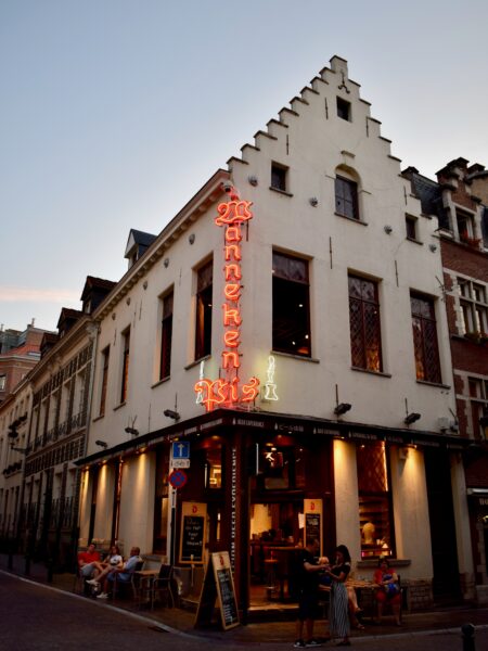 Manneken Pis Restaurant, Brussels, Belgium