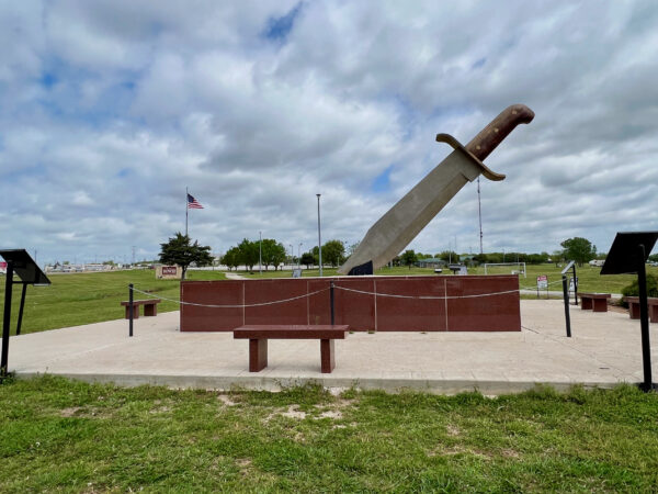 Feature, World's Largest Bowie Knife, Bowie, Texas