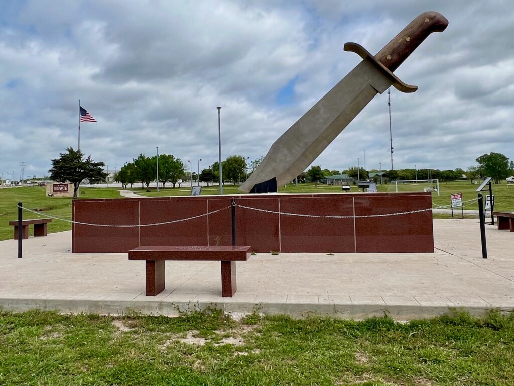 World's Largest Bowie Knife, Bowie, Texas